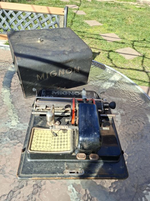 Masina des scris veche AEG MIGNON