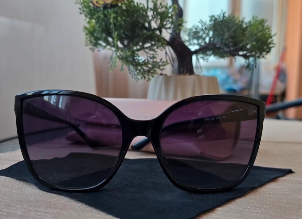 Ochelari de soare Guess GU7748 01B