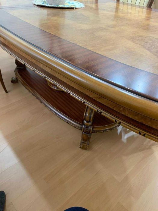 Продаю стол и 8 стульев, г. Караганда