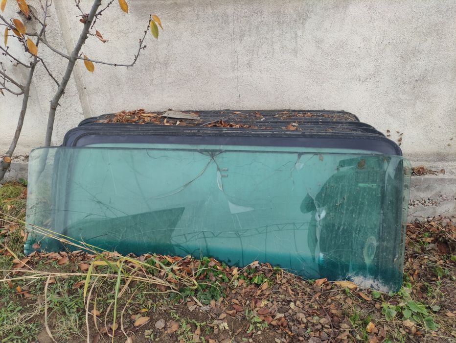 Бу разбитое лобовое стекло