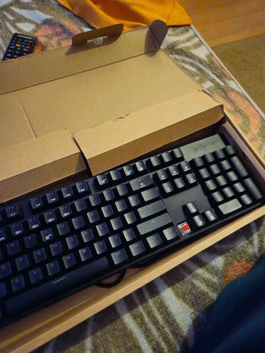 Механична клавиатура Hexgears GK705, hot swappable, cherry red