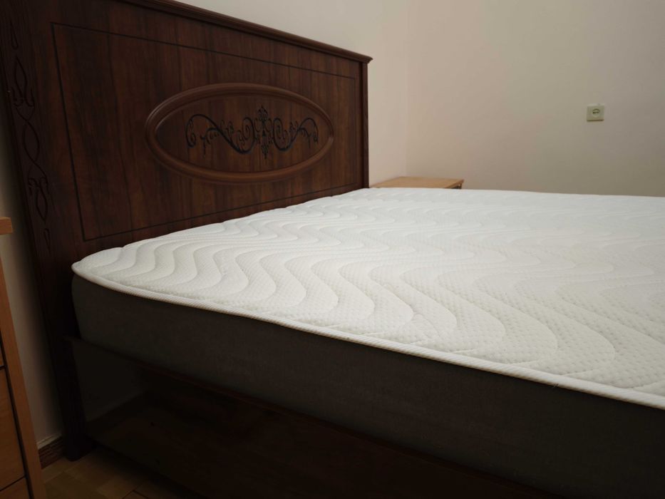 Двухспальная кровать