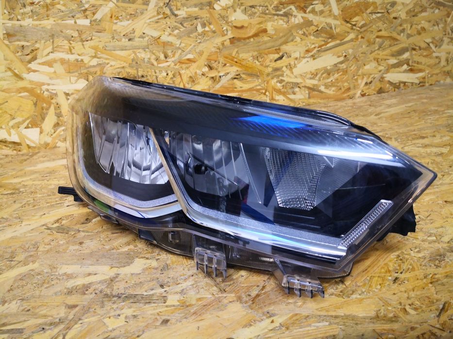 Десен фар  LED за Фолксваген Поло 6 2021 г Volkswagen Polo