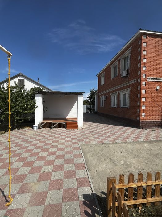 Екі қатарлы үй сатылады