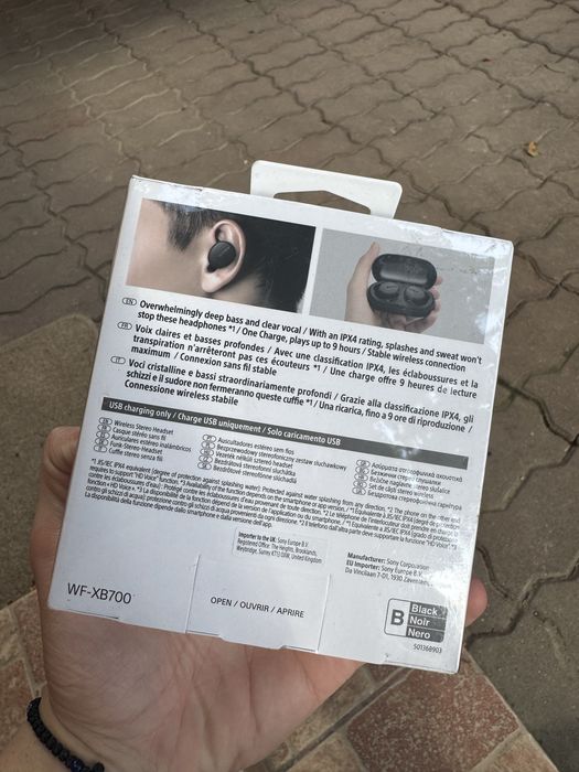 Vand casti sony wf xb700 noi sigilate