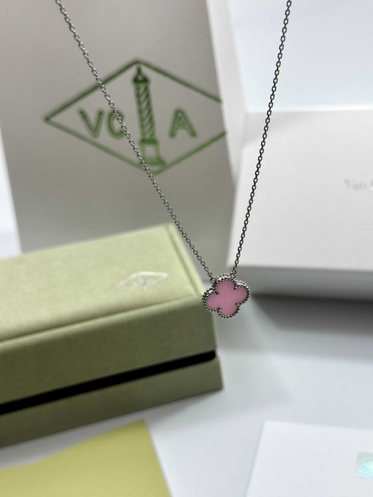 Colier Van Cleef & Arpels Aur Alb 750 Pink