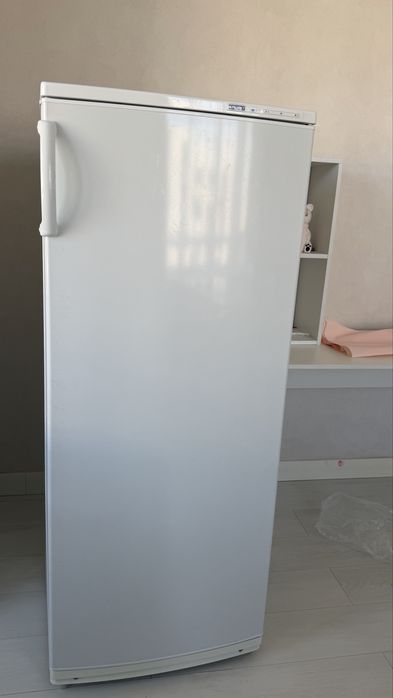 Продам морозильник атлант