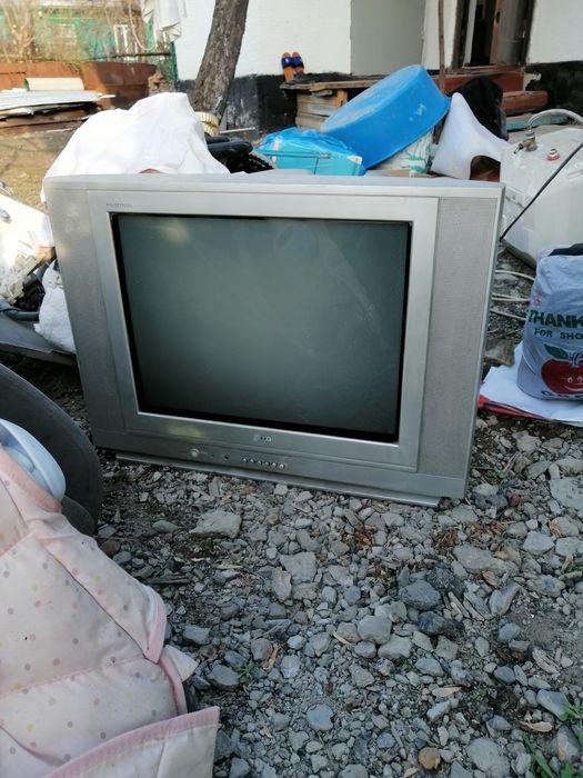 Продам 2 телевизора дёшево.