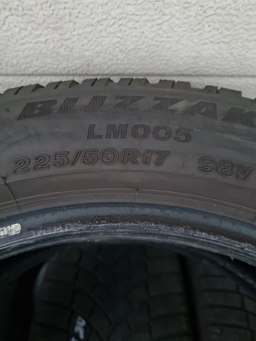 Зимни гуми 4 броя BRIDGESTONE Blizzak LM005 225 50 R17 дот 4520