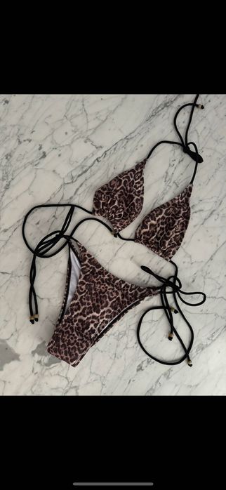 Продавам няколко чифта бански, нови, с лепенки, леопардов принт, бял