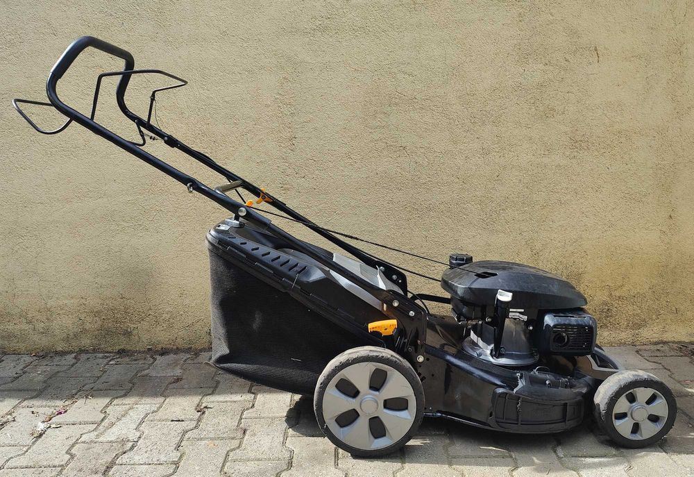 HONDA masina tuns gazon iarba autopropulsie motor benzina