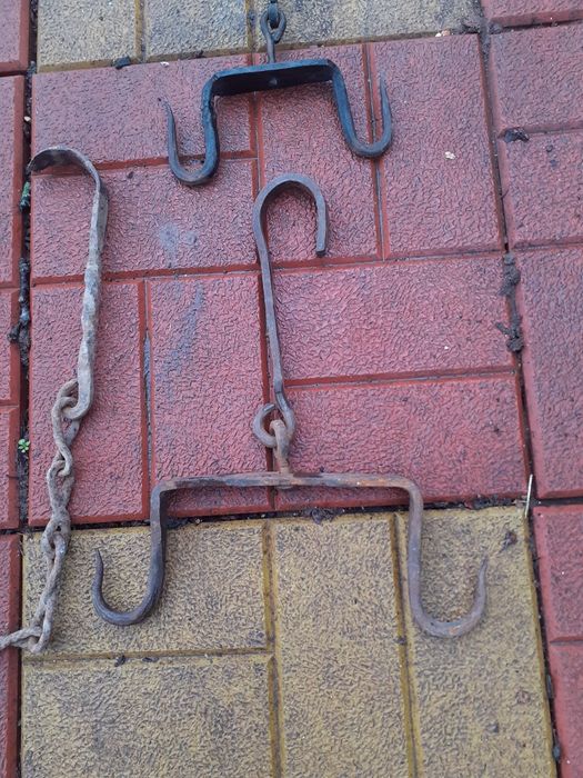 Вериги за огнище , ръжени за жар и ченгели за дране.