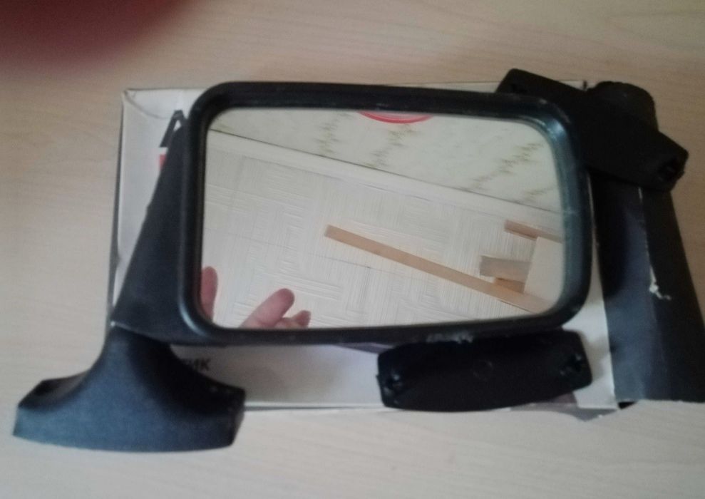 Зеркало заднего вида