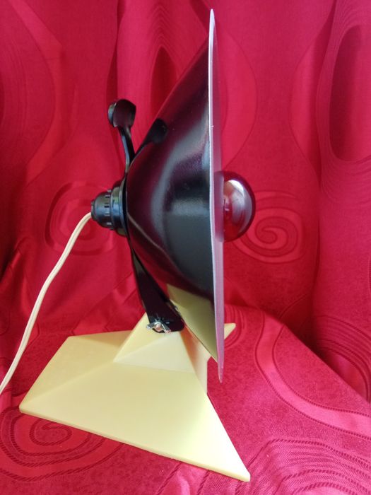 Красная лампа СССР  ( НОВАЯ )