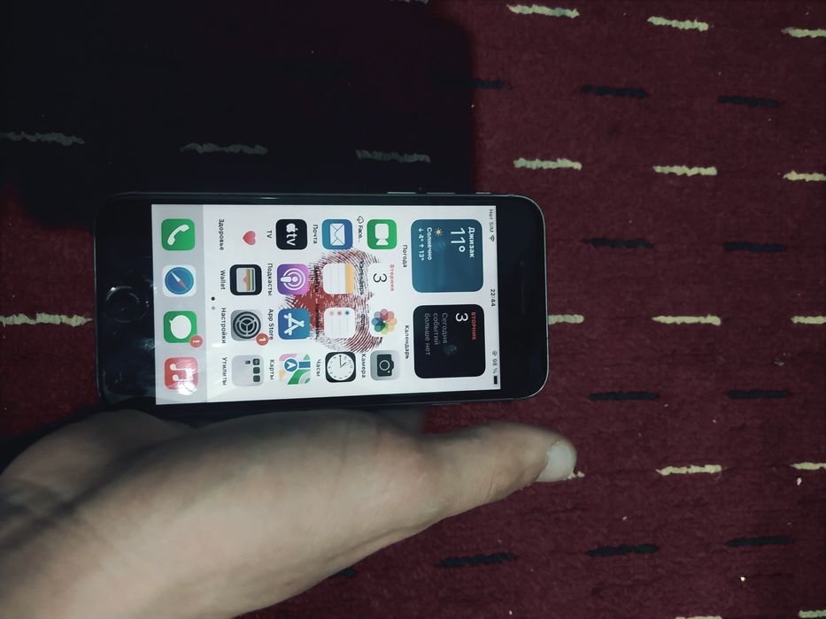 iphone 6s sotiladi tinniq narx 500 kelishtriladi abmen bor