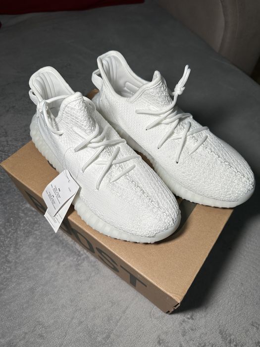 Yeezy 350 triple white