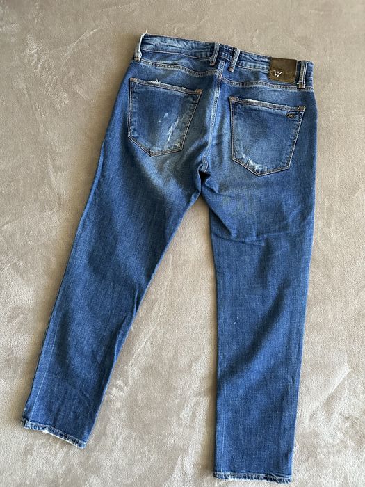 Тъмносини дамски дънки, размер 29