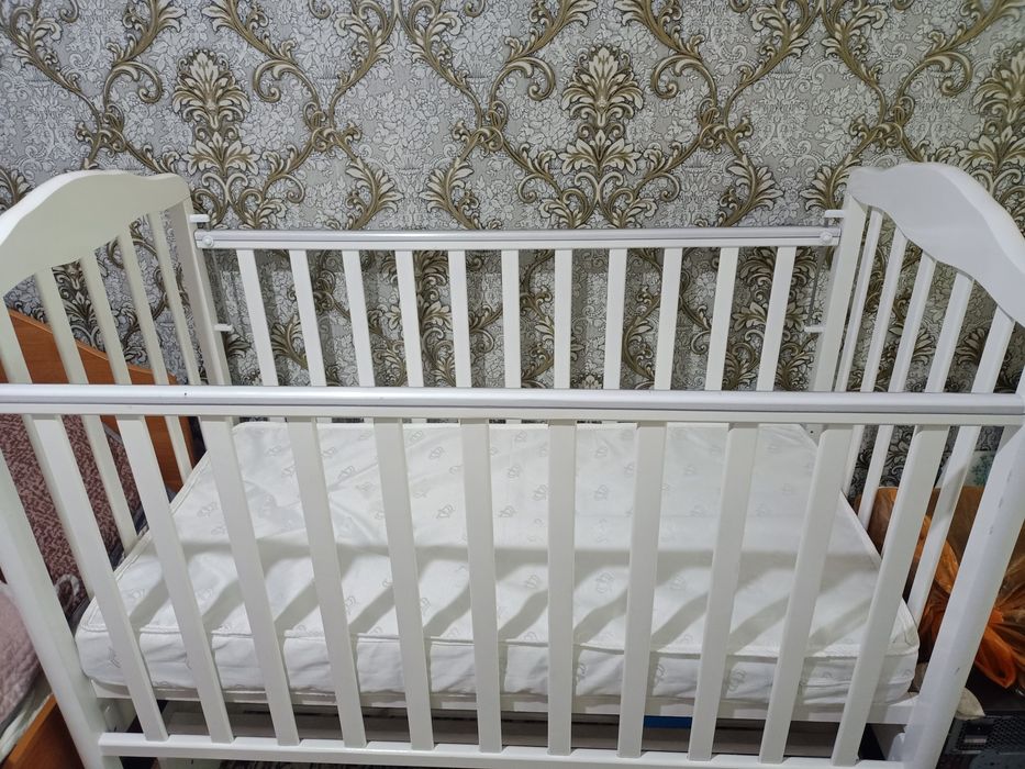 Продам детскую кроватку