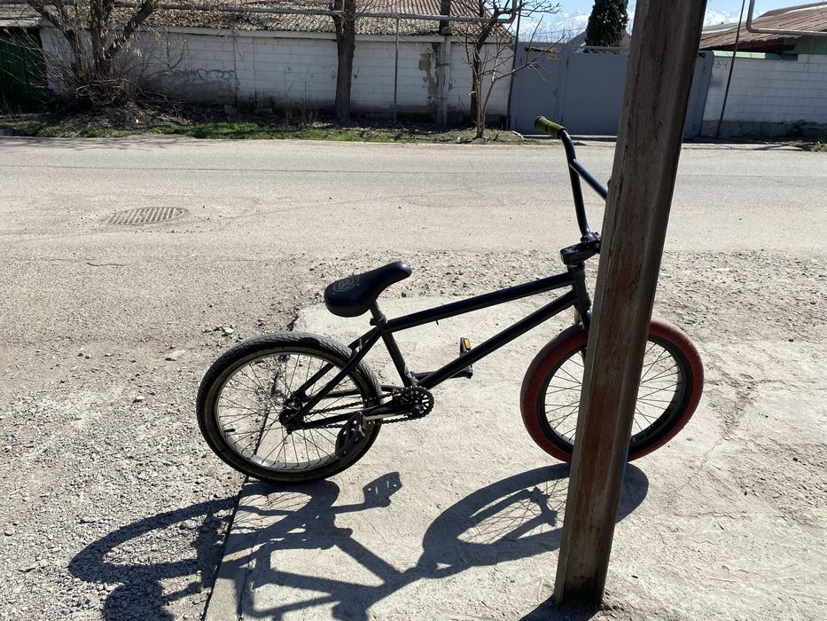 Трюковой велосипед BMX