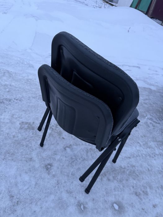 Продам стулья офисные