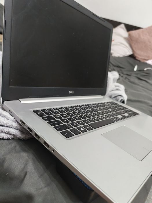 Laptop dell inspirion 17