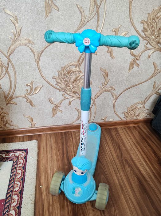 Самокат детский, холодное сердце