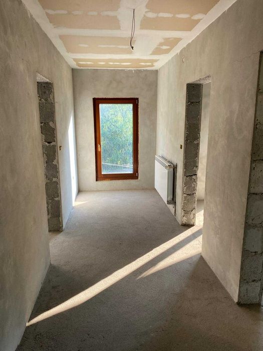 Casă spațioasă cu o curte generoasa – Gata să o amenajezi cum vrei!