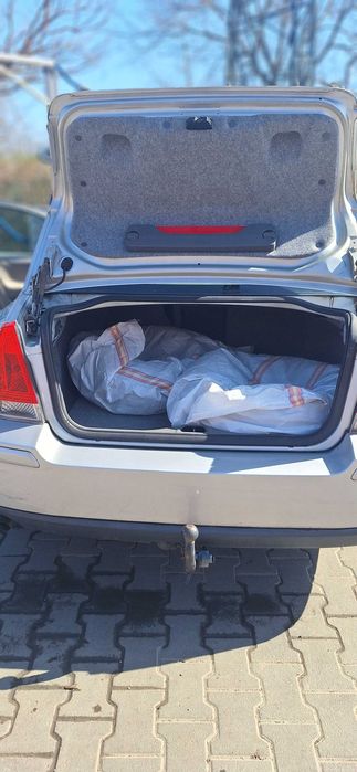 Volvo S60 fabricat in 2005 adus din Suedia in 2018. Pret 1.600 euro.