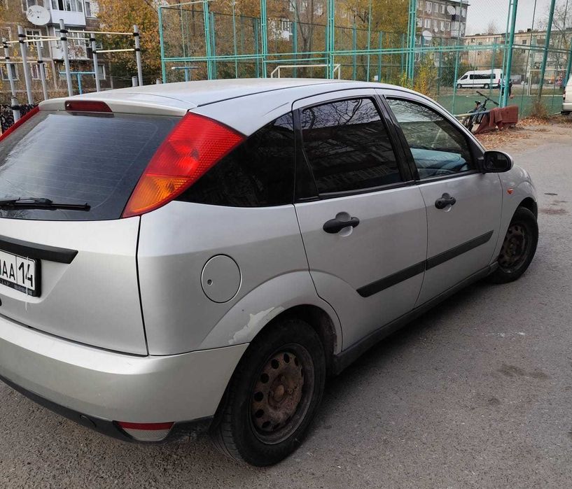 Продам машину (автомобиль) Ford Focus 2001 г