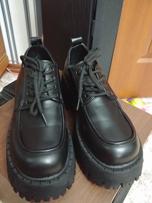 Продаю женские лоферы