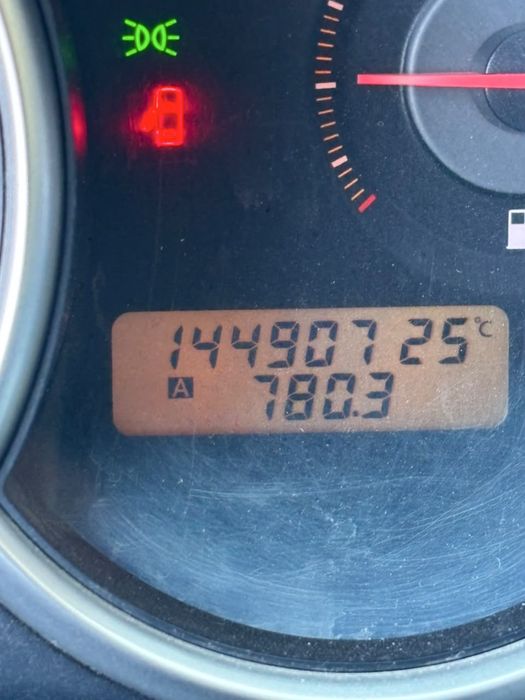 Продам надежный семейный автомобиль