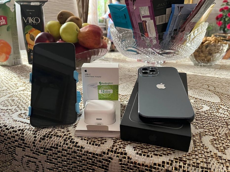 IPhone 12 Pro 
Graphit 
256 GB 
Yomkost 85% 
Region KHA
Orginal zaryad