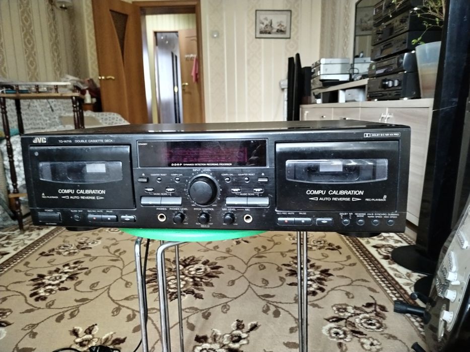 Продам двухкассетную деку