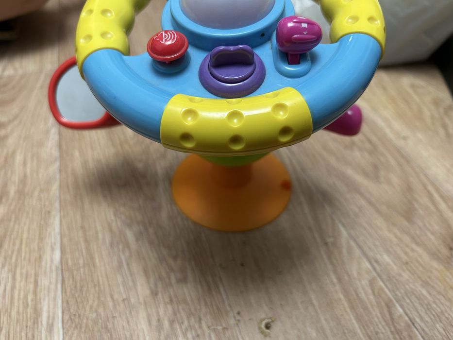Комплект игрушек продам