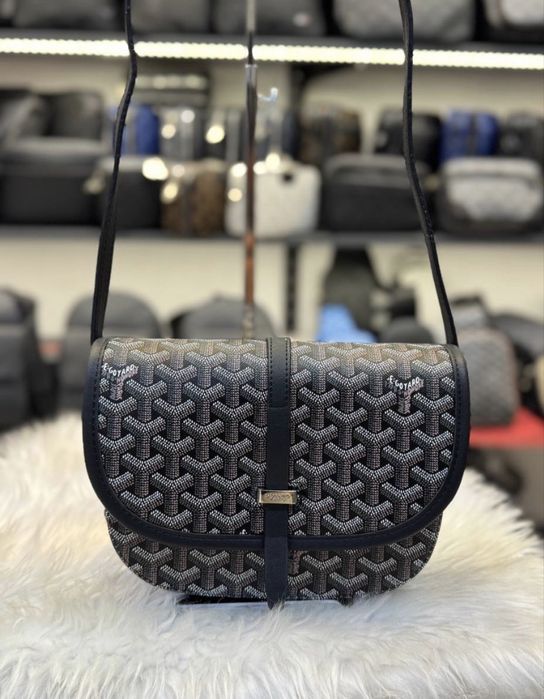 Чанта Клъч / тип плик Louis vuitton / Hermes / Coach . НАЛИЧНИ !.