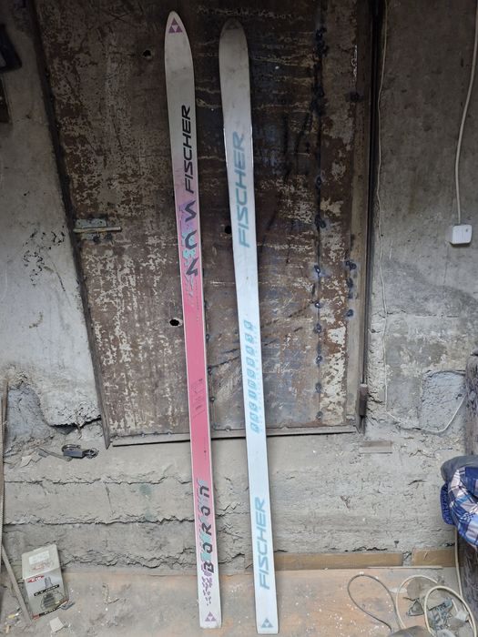 Лыжи новые горные