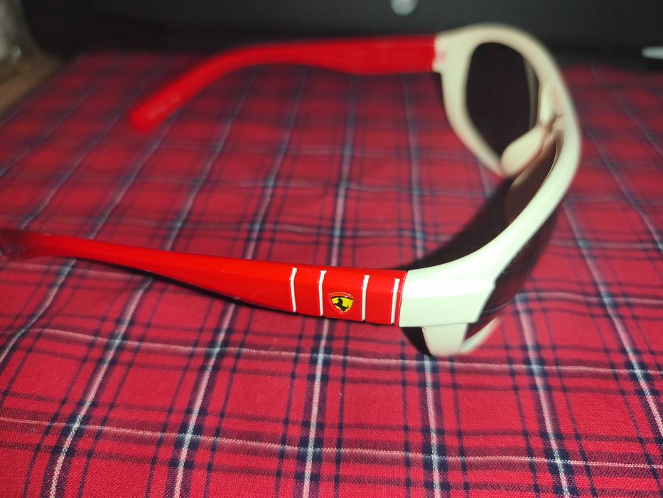 ochelari de soare bărbațesti Ferrari