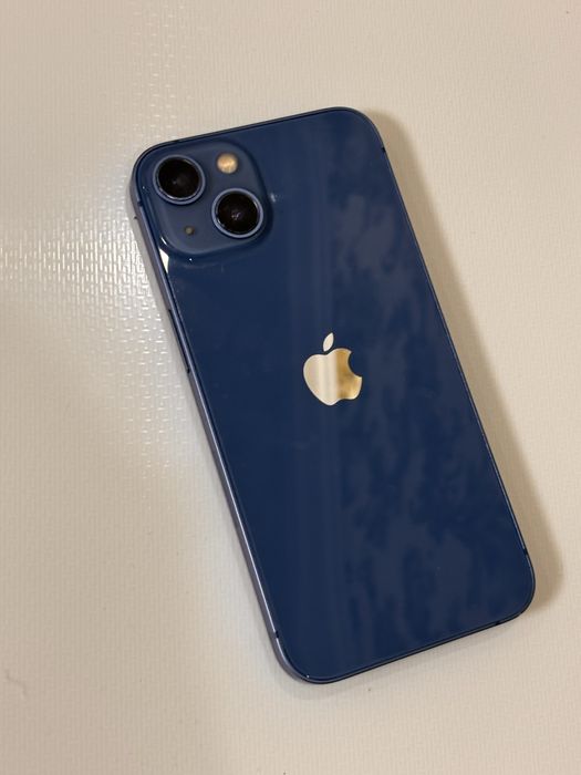 Продам Iphone 13