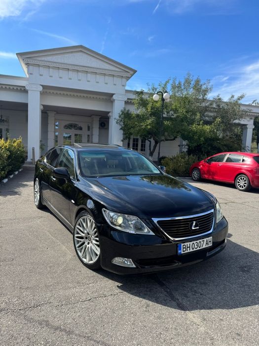 Doar variante/ Lexus LS460  President