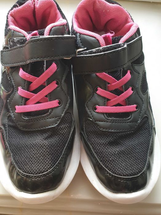 Кроссовки на девочку размер