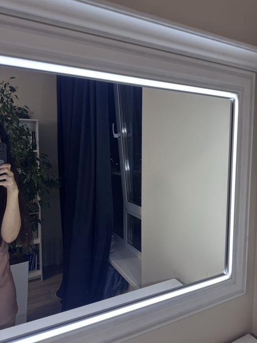 Комод с зеркалом