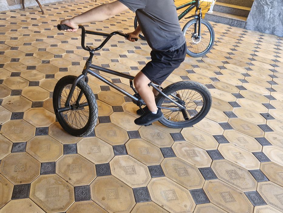 Продам Велосипед спортивный BMX