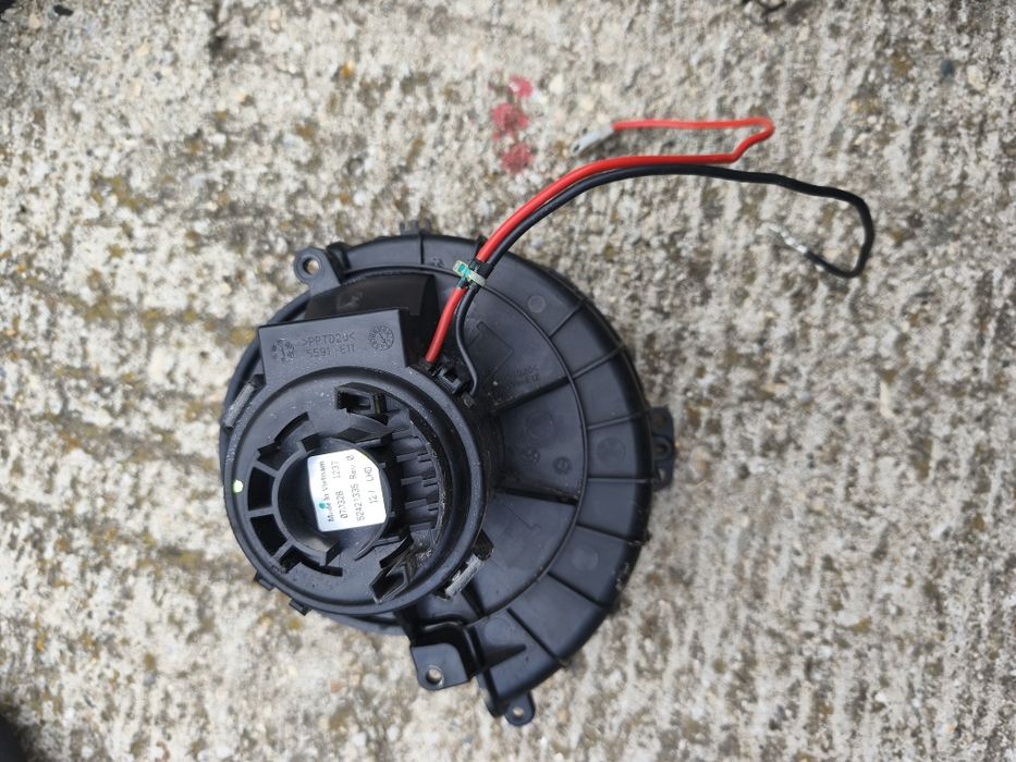 Aeroterma ventilator bord Opel Astra H 1.3 Cdt 2008 break Cod 52421335