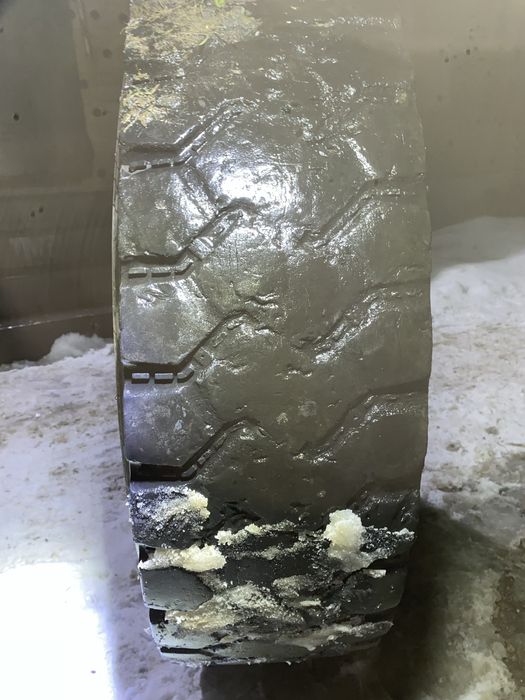 Грузовая Шина б/у с диском