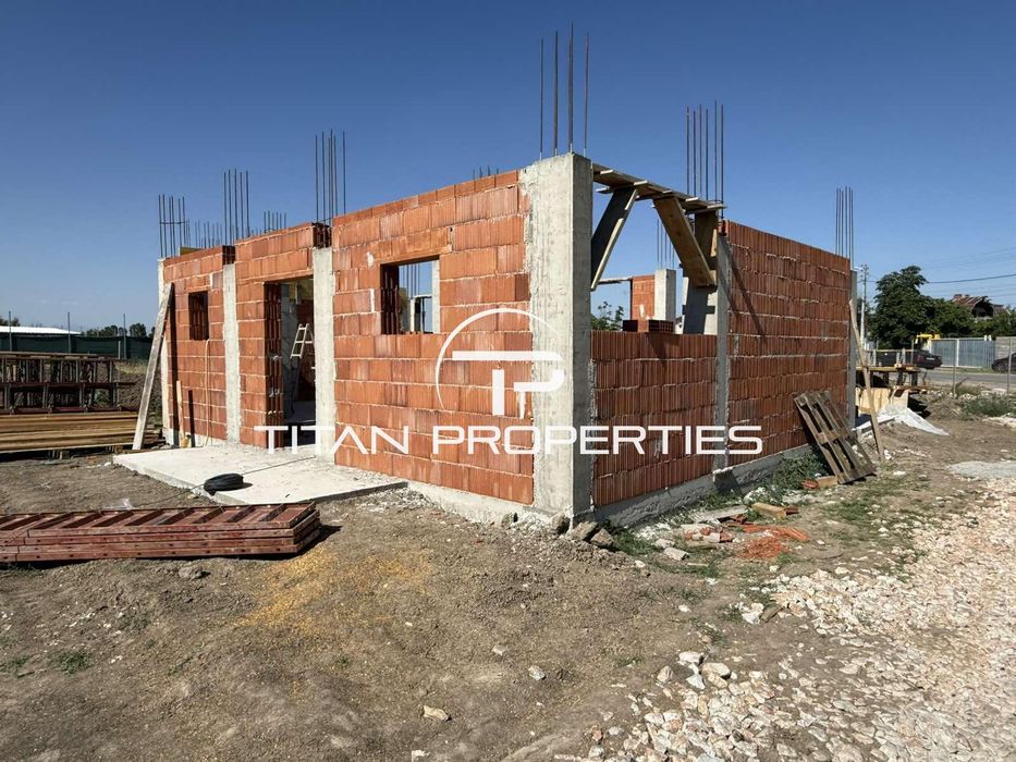 Продава се Къща в Пловдив, Въстанически - 205 кв.м за 1400 €/кв.м - Снимка #2