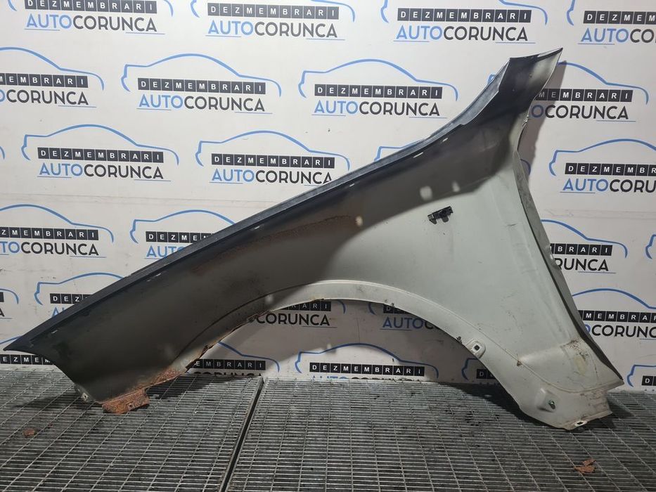 Aripa Dreapta Fata BMW X3 E83 Facelift 2006 - 2010 4 Usi NEGRU (926) CU RUGINA