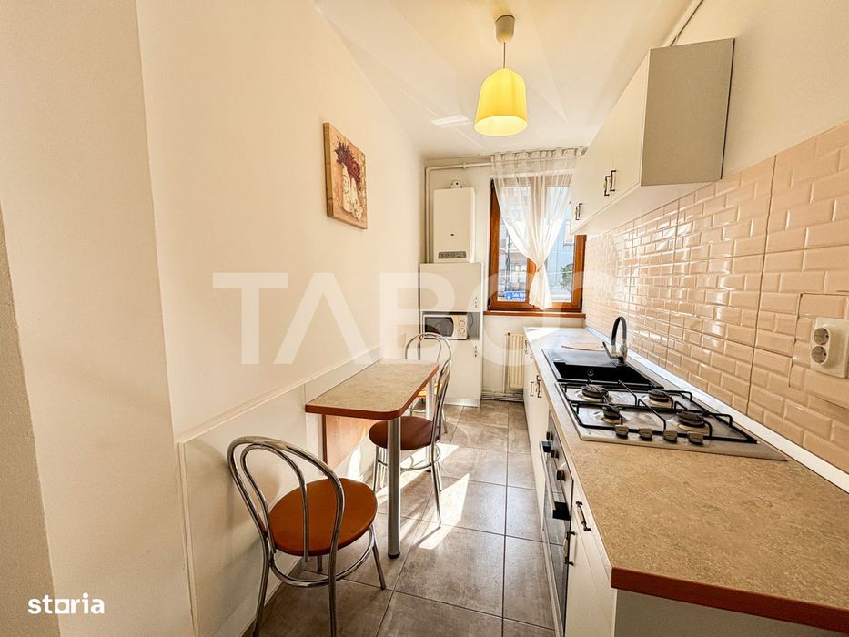 Apartament 3 camere de vanzare pe strada Horea etaj 1