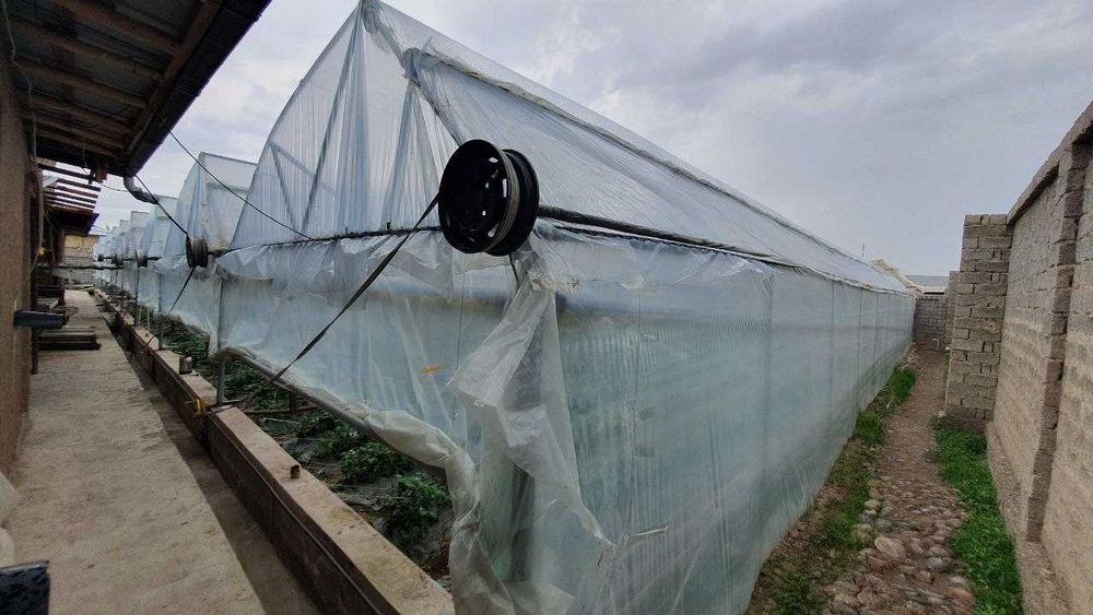 Участка сотилади + таёр тепитсаси бор