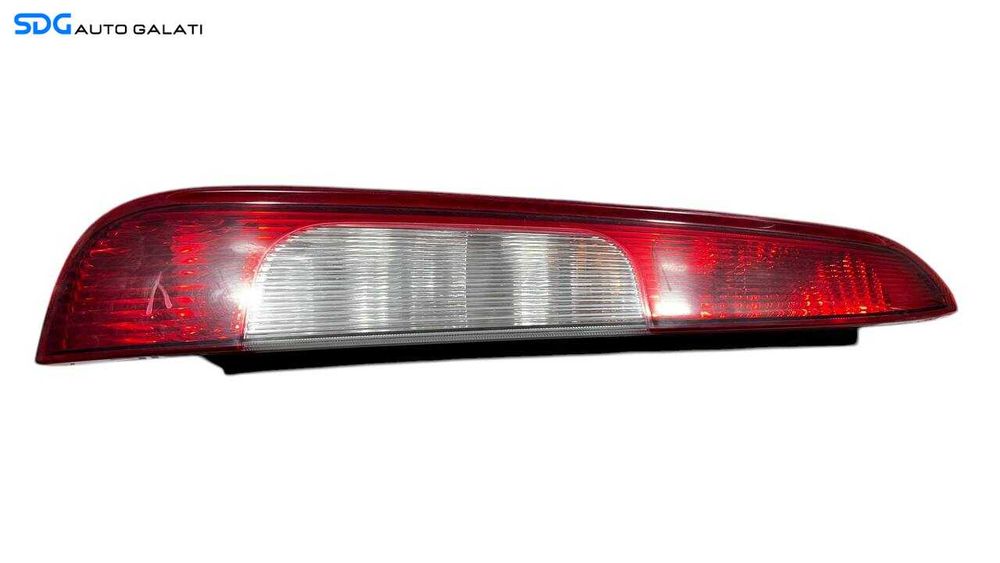 Stop Tripla Lampa Stanga Ford C-Max 2004 - 2007 Cod 3M51-13A603-AA [L6008]