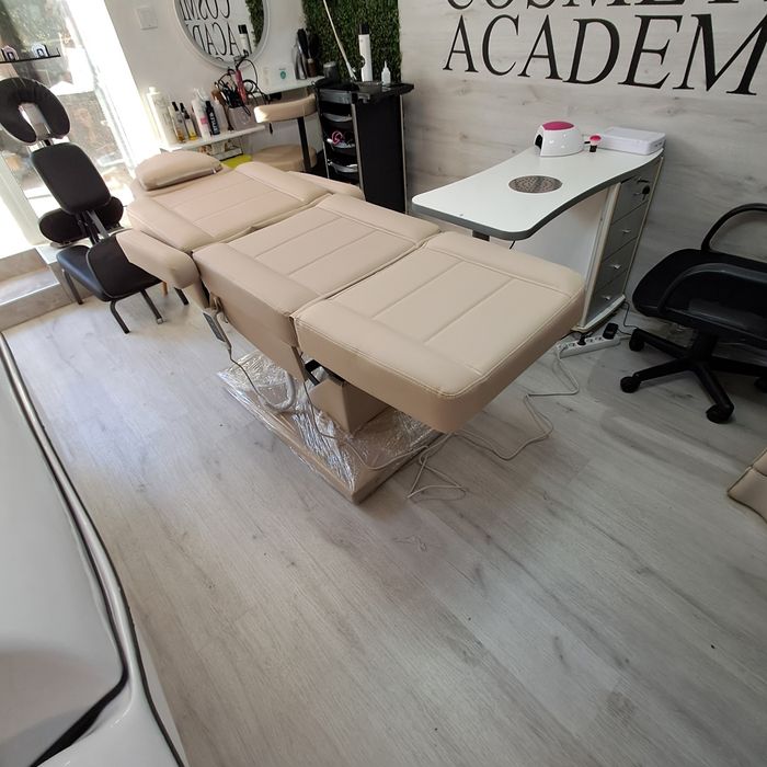 Електрически масажни/процедурни кушетки с 3 мотора
Електрическа масажн